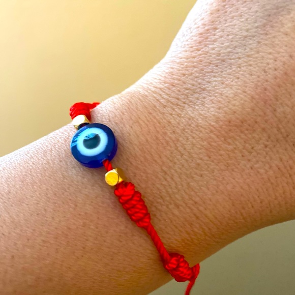 COPY - Evil Eye Bracelet w/Red String. Adjustable. - Picture 3 of 3